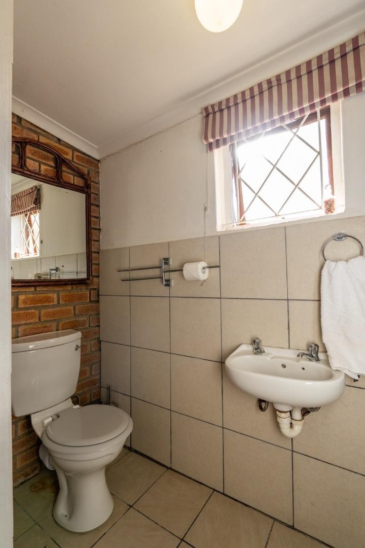 7 Bedroom Property for Sale in Cloetesville Western Cape